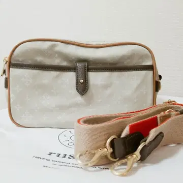 russet 러셋 박스 숄더백 에크루