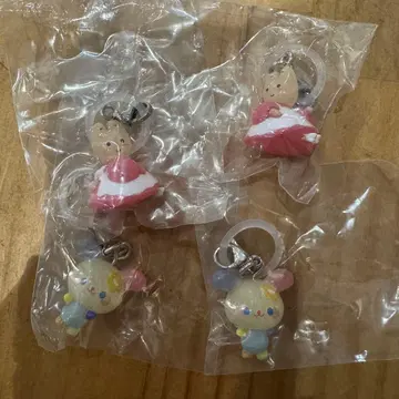 산리오 캐릭터즈 윳토 메지루시 액세서리 우사하나 마론크림