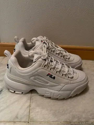 FILA 화이트 스니커즈 통굽
