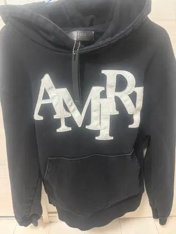 AMRY 로고 블랙 후드티