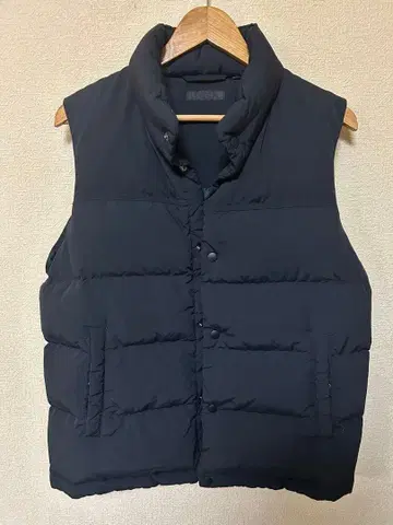 유니클로 남성용 다운 베스트 L 사이즈