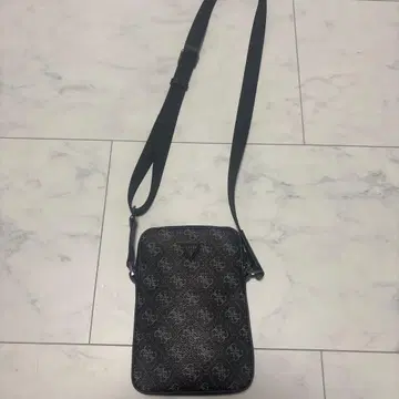 새상품급 GUESS 블랙 숄더백