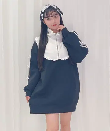 Honey Cinnamon 소매 라인 리본 하프 지퍼 맨투맨