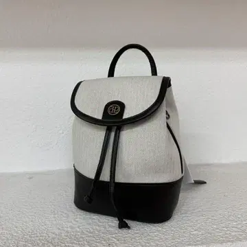 Depound 베이지와 블랙 백팩