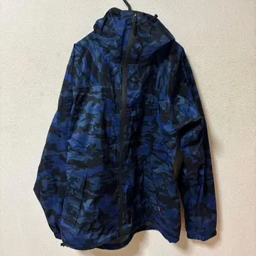 블루 계열 카모플라쥬 후드 부착 나일론 자켓