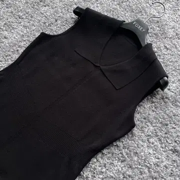 FOXEY 38 착용 카라 니트 블랙