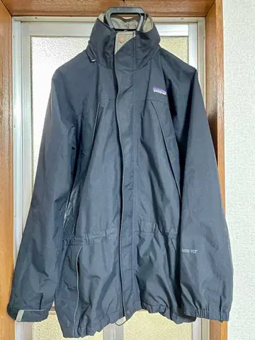 초레어! 파타고니아 리퀴드 스카이 자켓 블랙 고어텍스 사이즈 S