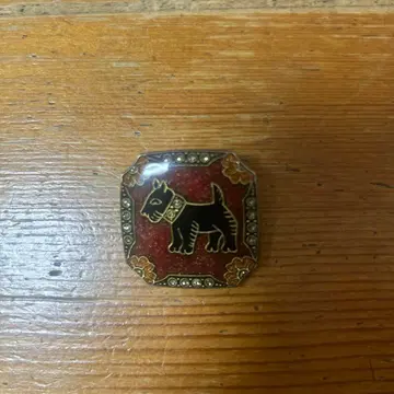 클라라 비쥬 강아지 브로치