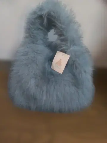 퍼 핸드백 머플러 라이트 블루 택 포함 새상품