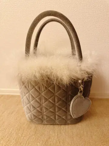 에블린 퍼 핸드백 evelyn