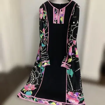 새상품급 레오나르 얇은 소재 울 원피스 실크 혼방 사이즈 40