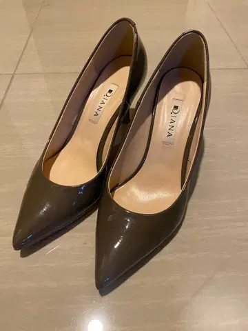 DIANA 브라운 에나멜