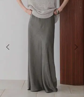 로리즈팜 스트레치 새틴 스커트