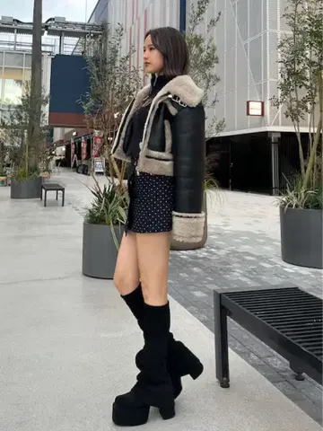 EMODA 페이크 무스탕 블루종