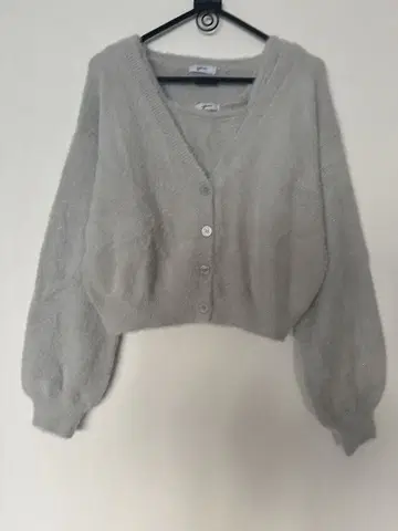 복슬복슬 그레이 V넥 벌룬 슬리브 가디건 퍼 샤기