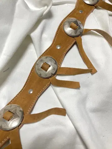 실버 콘초 장식 가죽 벨트