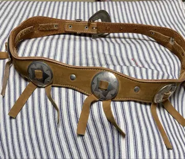 실버 콘초 장식 가죽 벨트