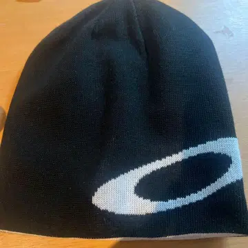 Oakley 니트 모자 블랙 로고