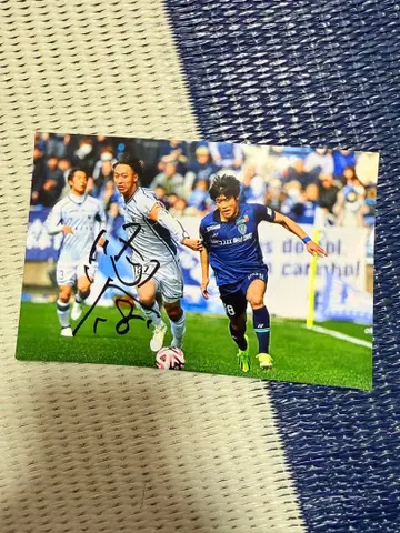 축구 선수 사인 포함 사진 아비스파 후쿠오카 이와사키 유토