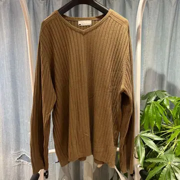 BRICE 브라운 V넥 스웨터