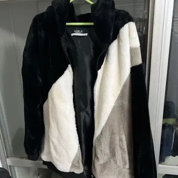 NOBLE 플리스 자켓 후드 부착