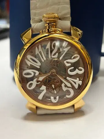 가가밀라노 마누알레 48mm 스켈레톤 중고 골드 화이트