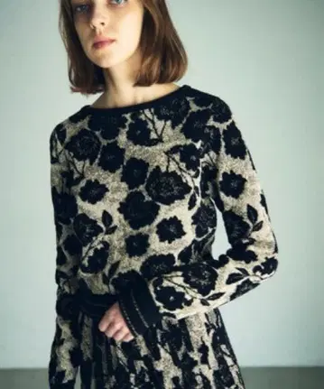 플로럴 라메 니트탑