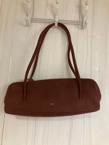 JW PEI 브라운 스웨이드풍 숄더백