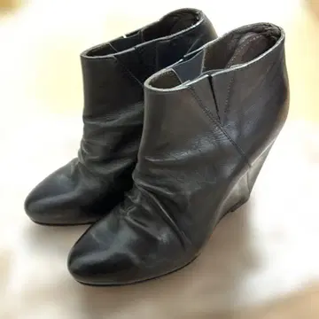 부테로 웨지솔 앵클부츠 블록 가죽 37 사이즈