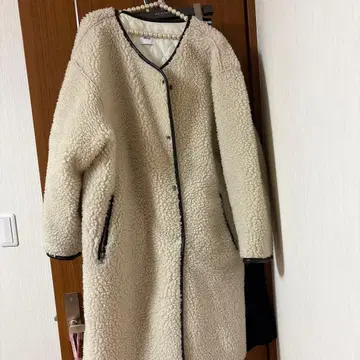 보아 화이트 롱 코트