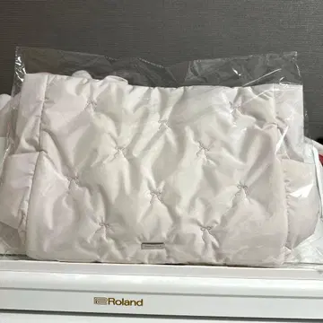 Maison de FLEUR 리본 자수 퍼 토트백