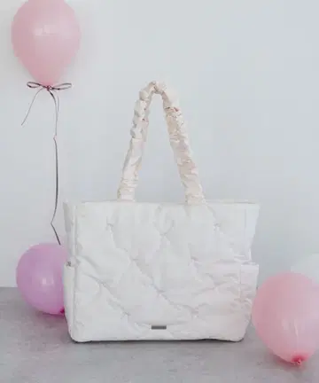 Maison de FLEUR 리본 자수 퍼 토트백