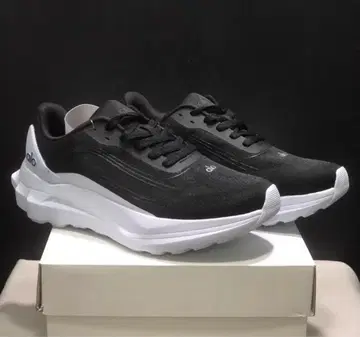 alo 블랙/화이트 스니커즈