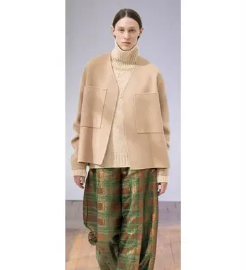 CYCLAS 캐시미어 하이넥 니트 정가 12.9만 베이지