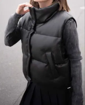 WEGO 인조 가죽 패딩 숏 베스트. 프리 사이즈