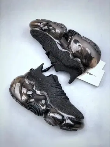 grounds 유니크 디자인 블랙 스니커즈