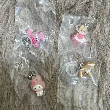 산리오 캐릭터즈  마크 액세서리 4개 세트