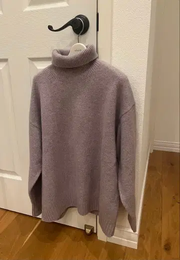 Ebure 터틀넥 니트 풀오버