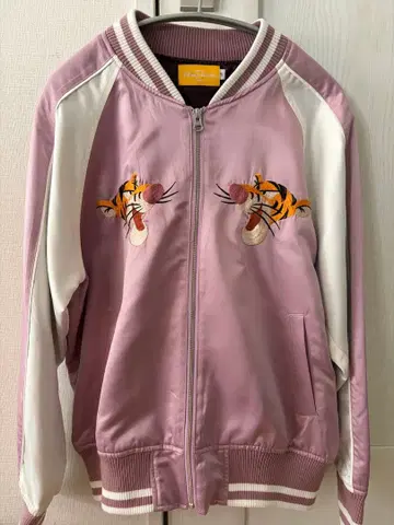 디즈니 공식 Tigger 호랑이 자수 스카잔 새틴