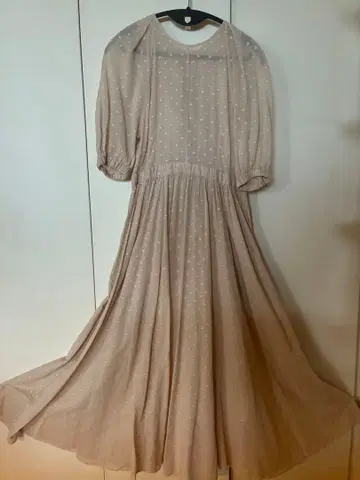 [ 미사용 새상품 ] Rouge vif 베이지 도트 무늬 롱 원피스