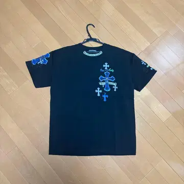 크로스 프린트 블랙 T셔츠