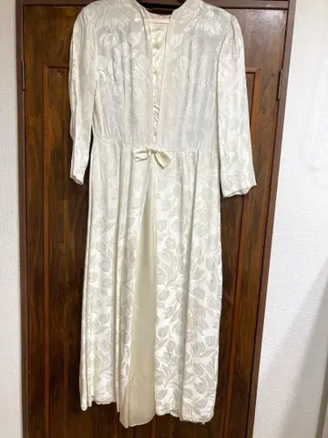 아이보리 빈티지 튤립 드레스