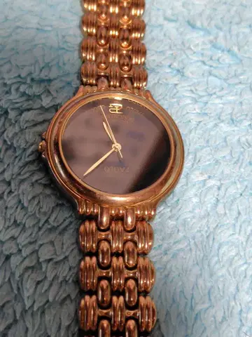 PG 골드 아날로그 손목시계