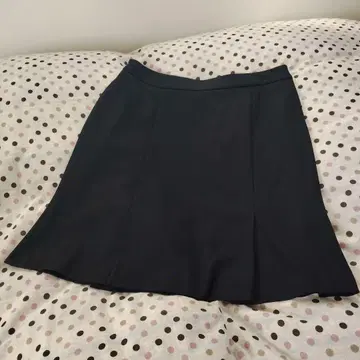 포멀 블랙 박스 플리츠 스커트 무릎 기장