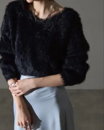 롱 샤기 크루넥 숏 기장 니트 화이트