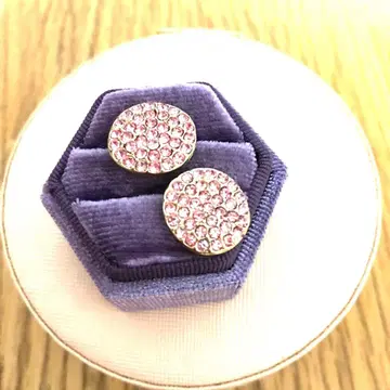 스톤 부착 핑크 라운드 귀걸이