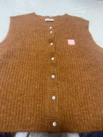 American Vintage 버튼 니트 베스트