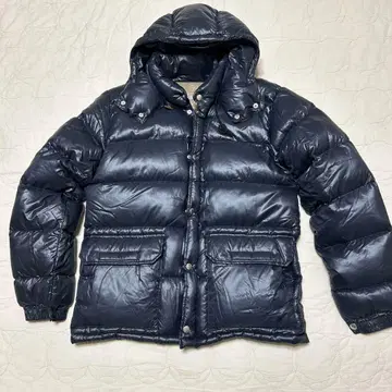 네이비 후드 부착 다운 자켓