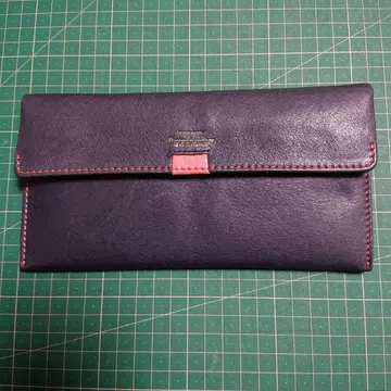 네이비 가죽 플랩 장지갑