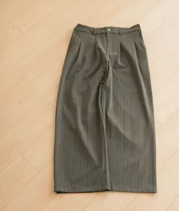 BONBON 스트라이프 디자인 와이드 슬랙스 darkgray